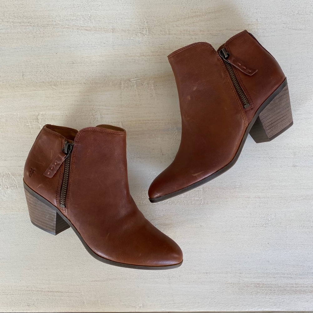 NEW! Frye Judith Leather Pointed Toe ankle boots 7